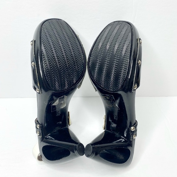 Vintage Grace Patent Slingback with Cutout Heels - Picture 8 of 9